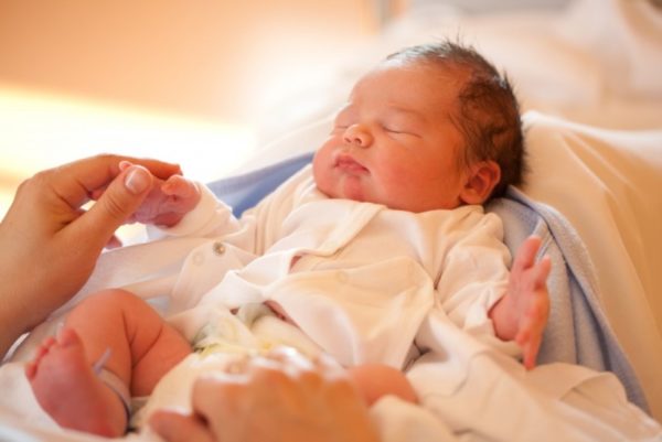 Новорожденный ребенок и корь